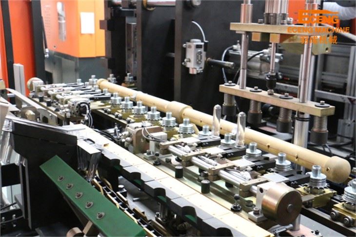 4 Cavity Automatic Bottle Blowing Machine